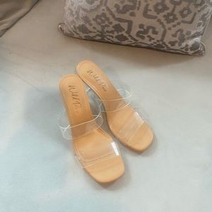 Wild pair clear clear sandals 3 inch heels